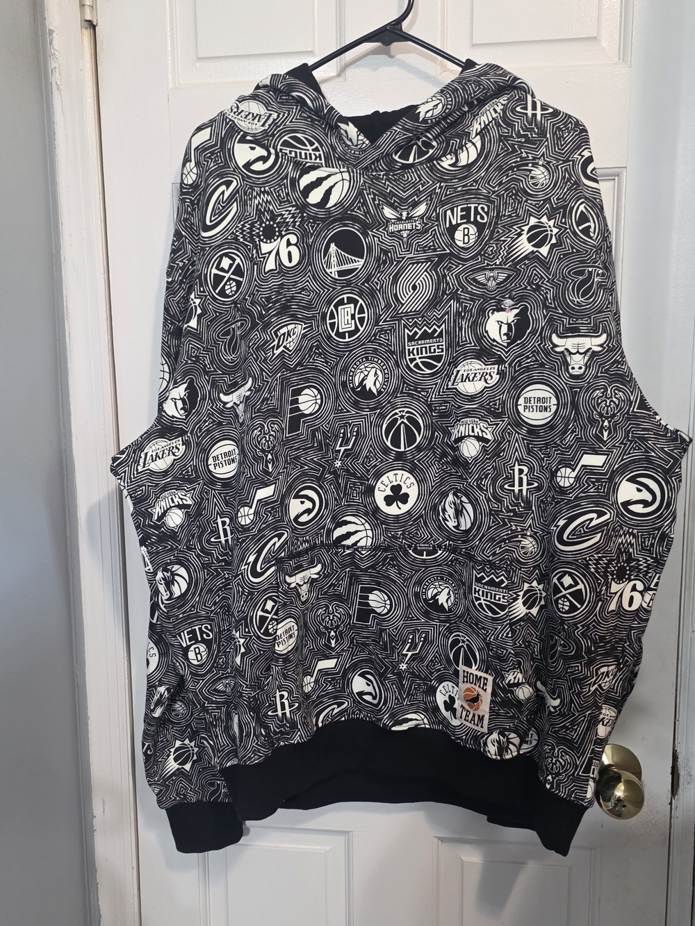 NBA Black & White All-Over Logo Crewneck Sweater